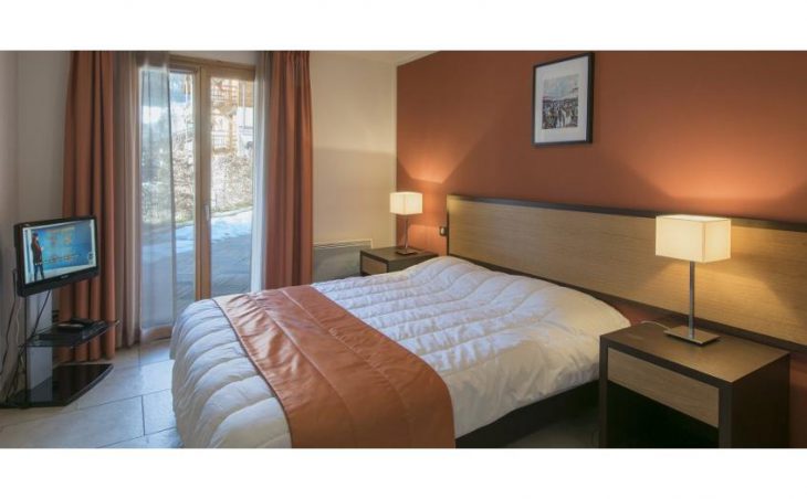 Residence L'Adret, Serre Chevalier, Double Bedroom 2